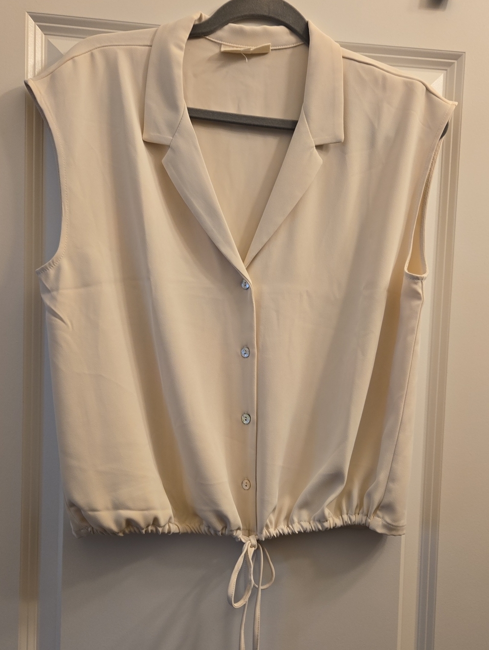 MELLODAY Cream Button-Down Sleeveless Drawstring Blouse